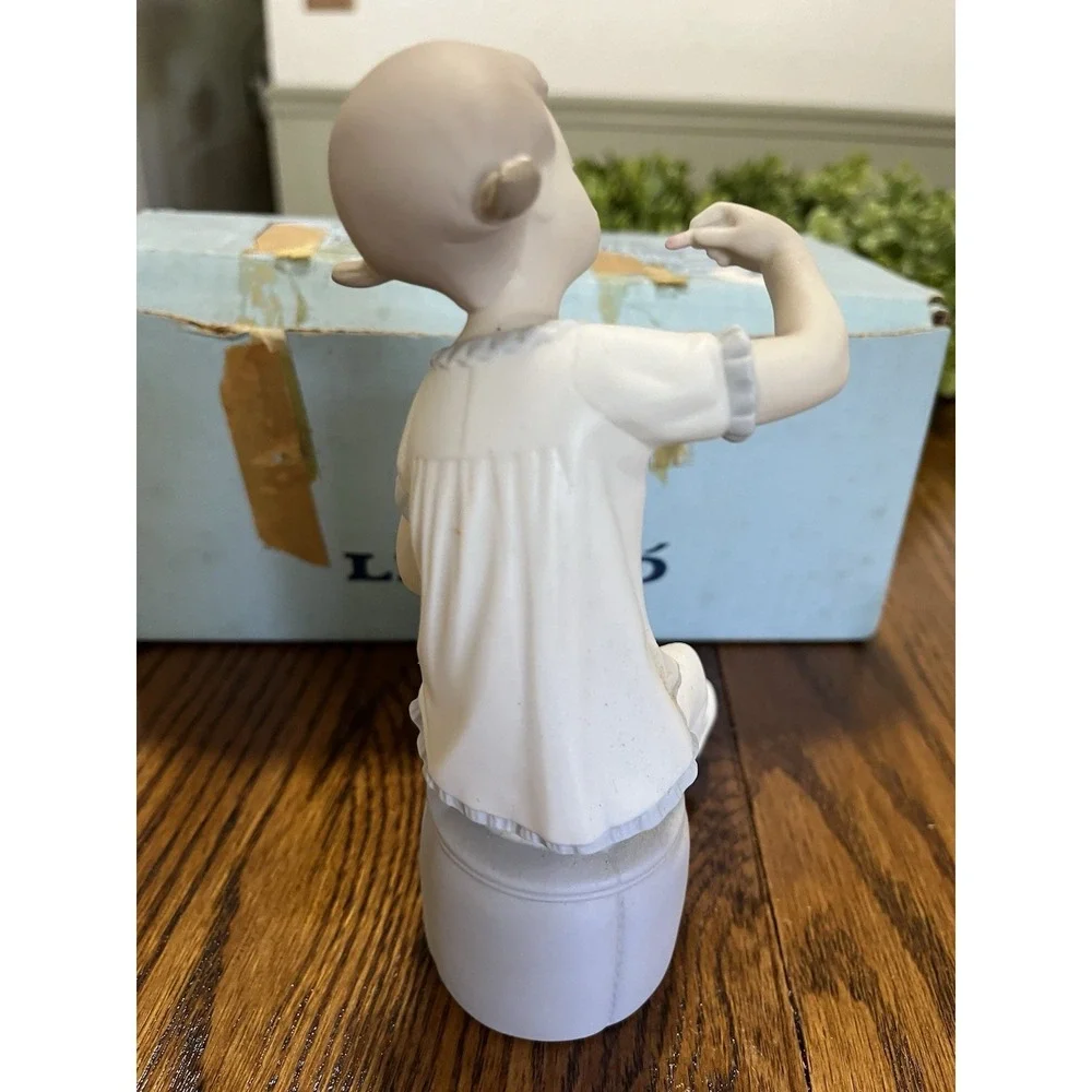 Lladro #1083 